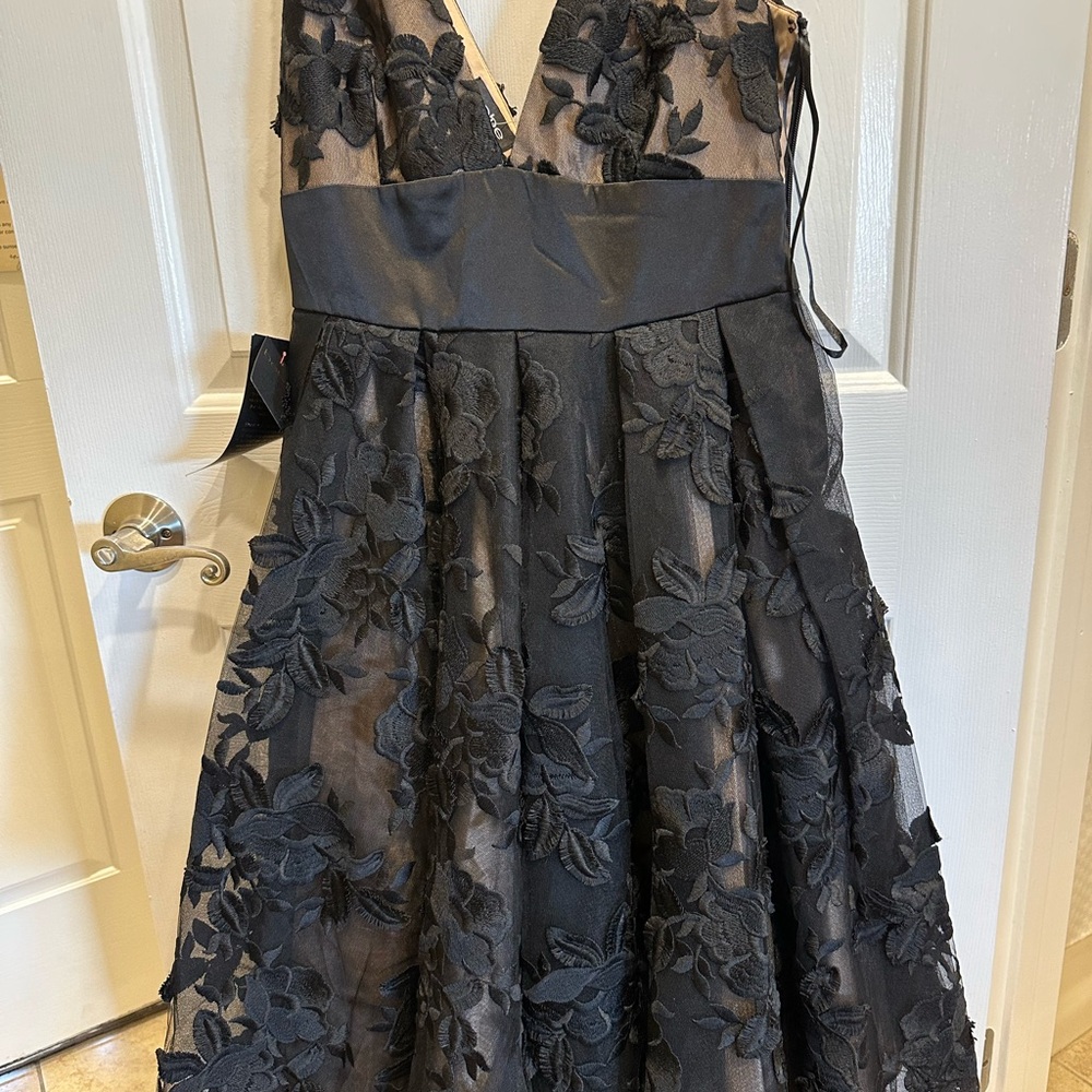 Elegant Black Floral Lace Dress